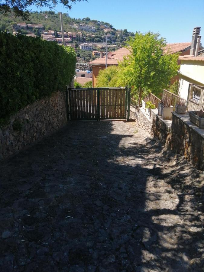 Villino La Grotta Apartment *